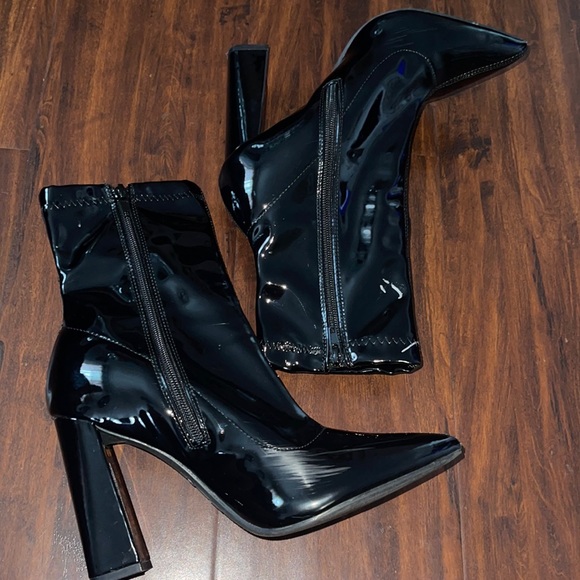 Women's Black Booties - Picture 5 of 9